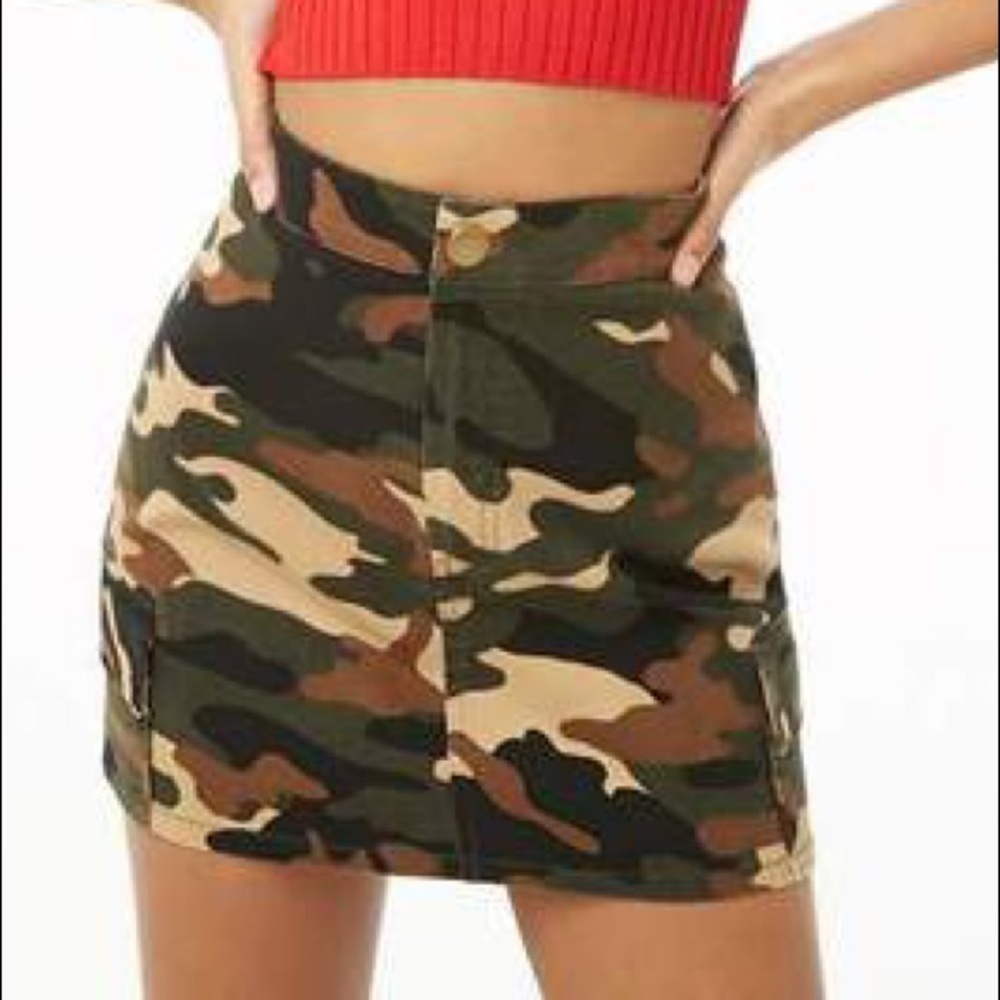 NWT Forever 21 Camo denim skirt